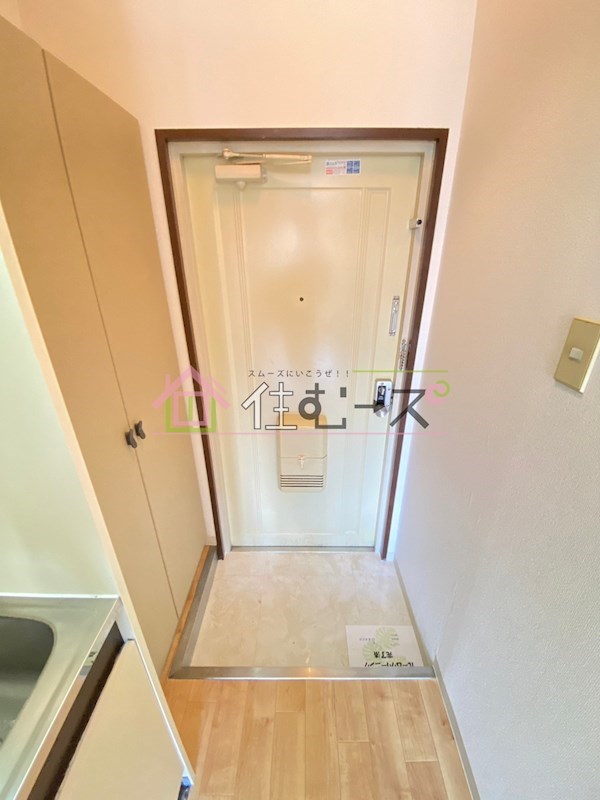 グルパ十三 玄関