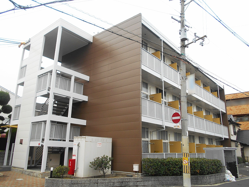 レオパレスフリーダム 外観
