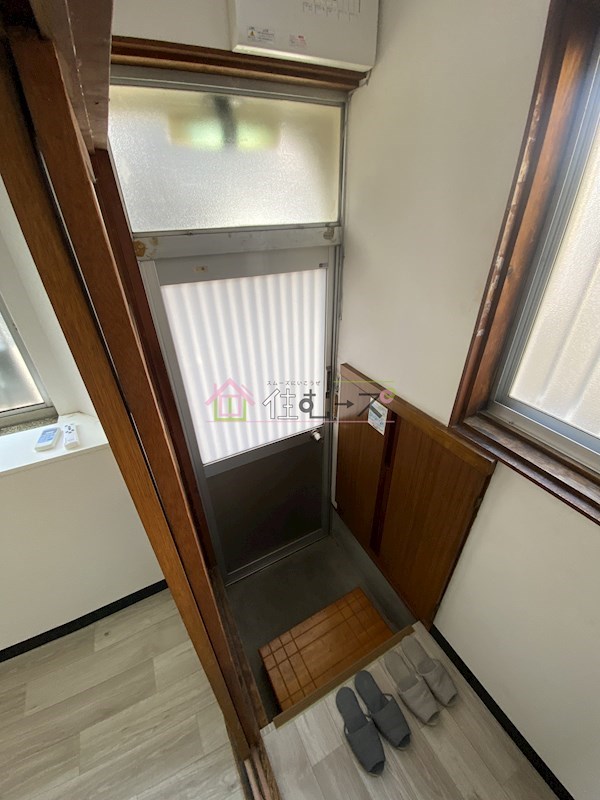 東加賀屋3丁目貸家 玄関