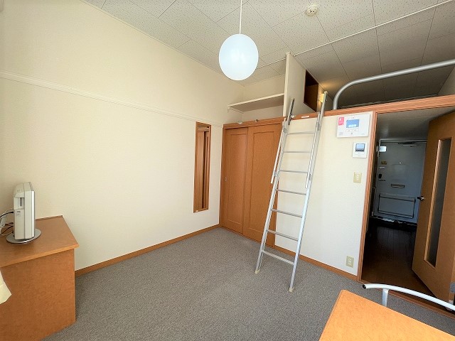 レオパレスヤマトⅡ ベッドルーム