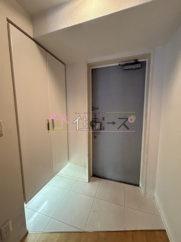 アルス大手前プレミア 玄関