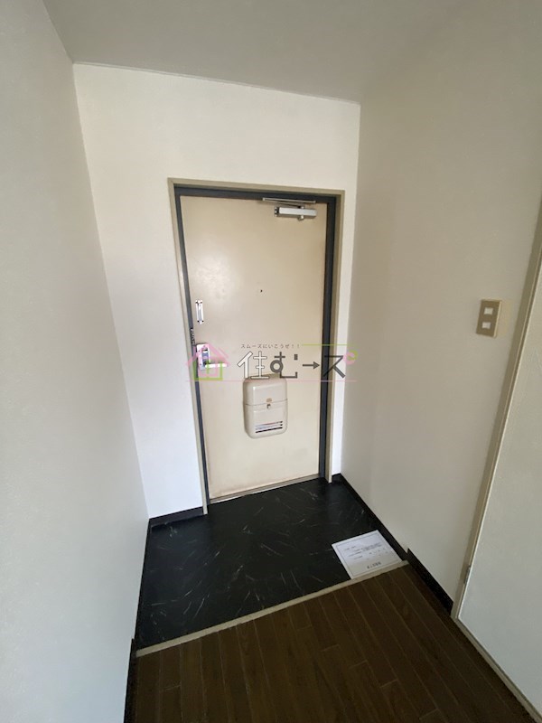 グローバルエイト 玄関