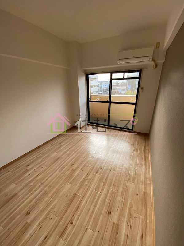 ロイヤルハイツ西淡路PartⅡ ベッドルーム