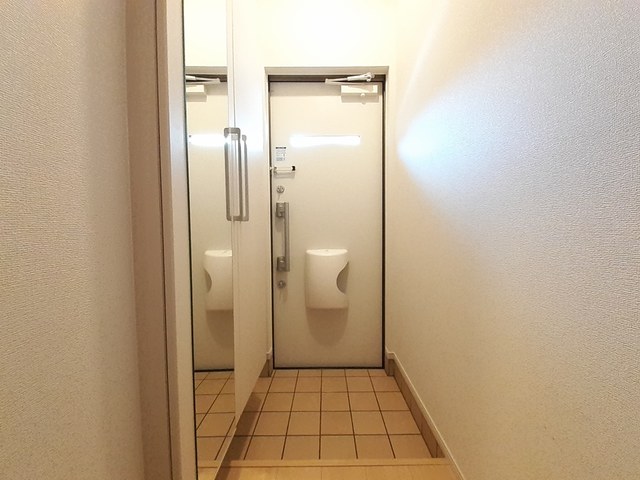 ラフォレスタコモド 玄関