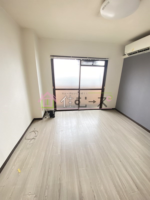 エムロード中川 ベッドルーム