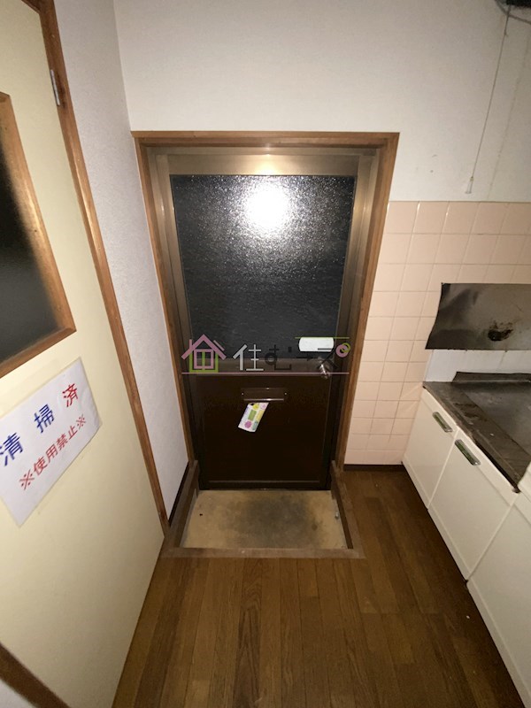 中川東アパート 玄関