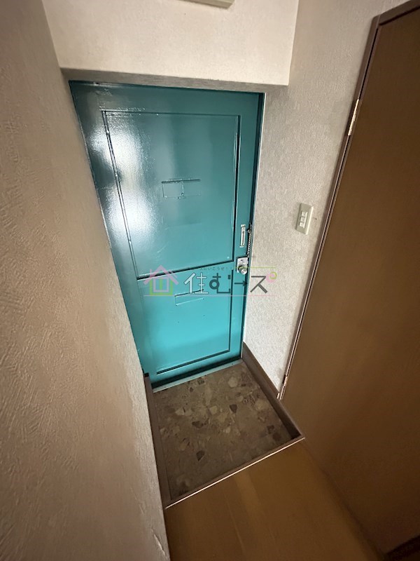 第一山一ビル 玄関