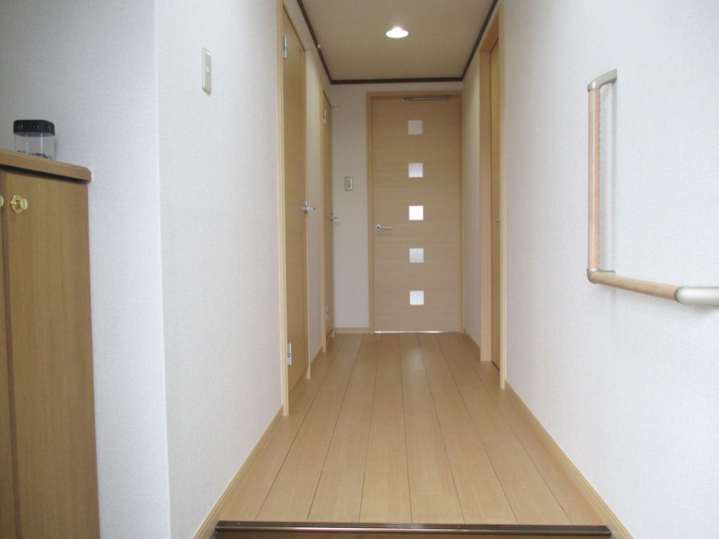リブェール宝塚 玄関