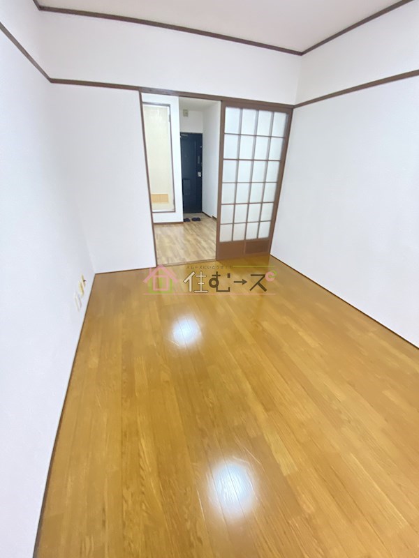 南森町ロイヤルハイツ リビング