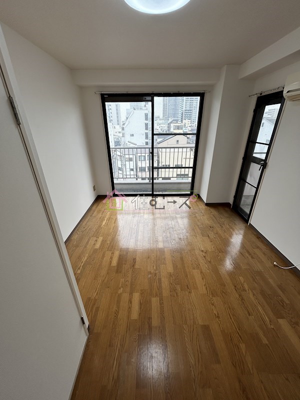 小松ビル ベッドルーム