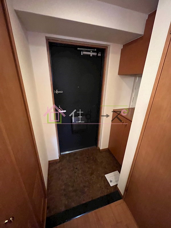 プレサンス東本町 玄関