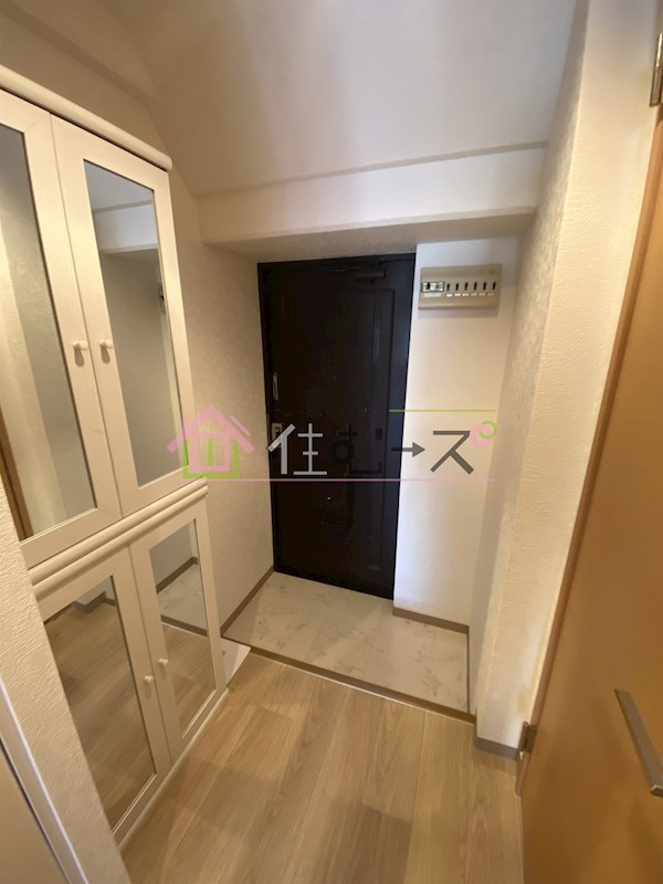 ルーブルCT難波 玄関