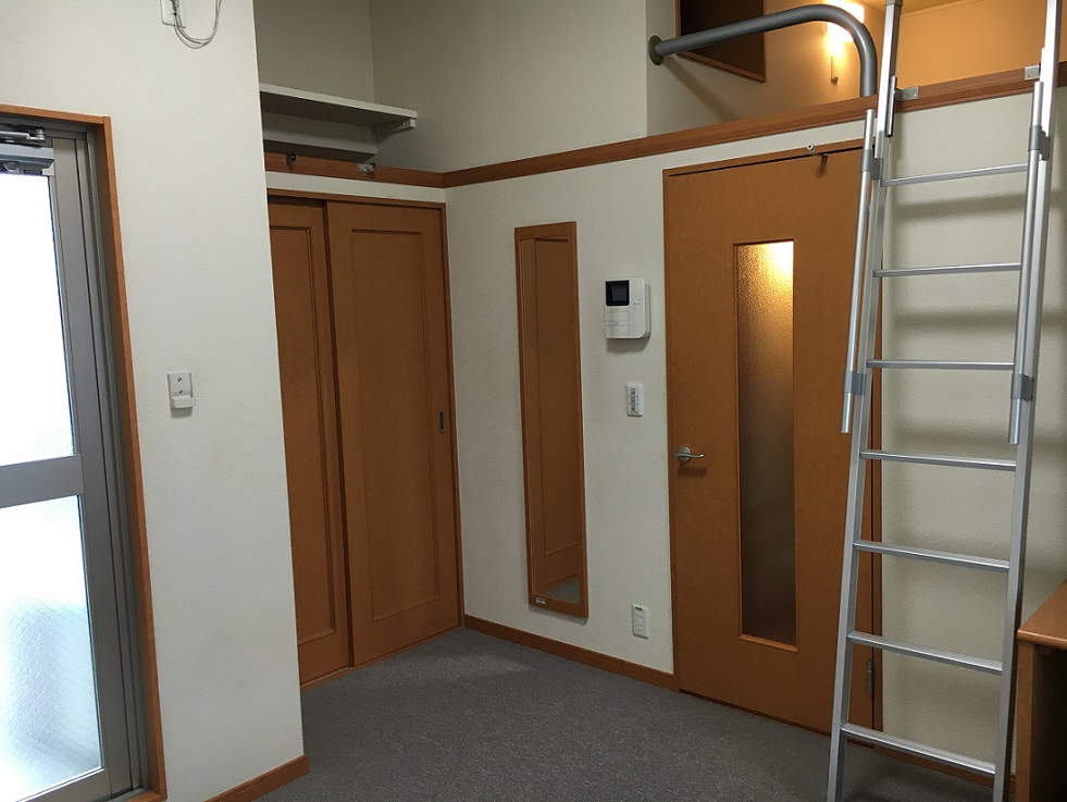 レオパレスアストラーレ茶屋町東 リビング