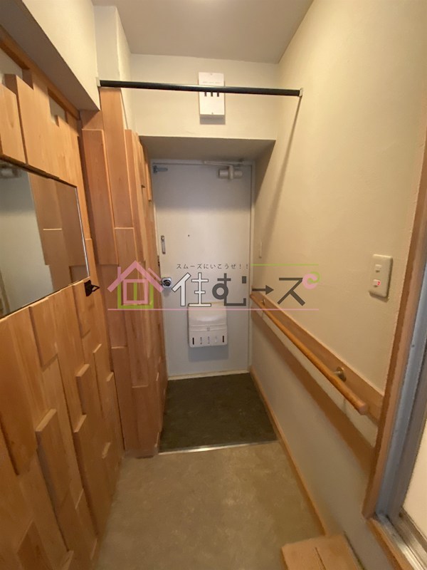 新大阪コーポビアネーズ 玄関