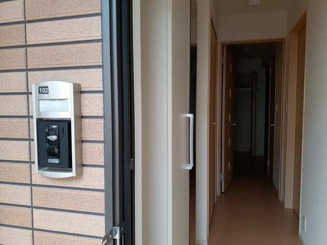 プラシード　アロッジオ 玄関