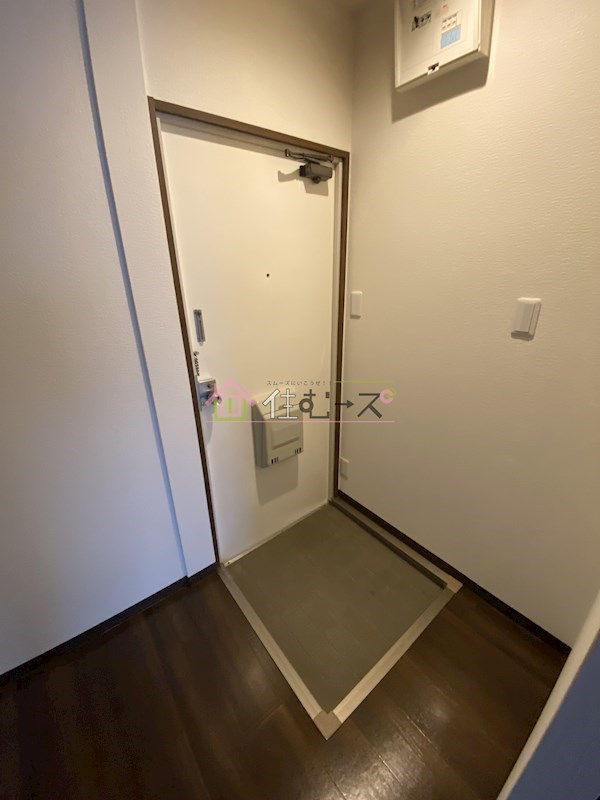 サンライフ鶴見 玄関