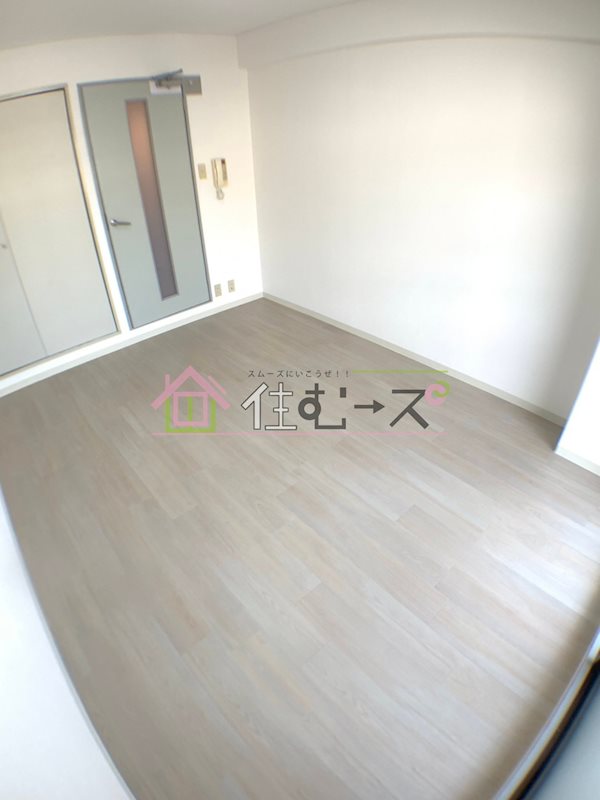 おおきに北梅田サニーアパートメント リビング