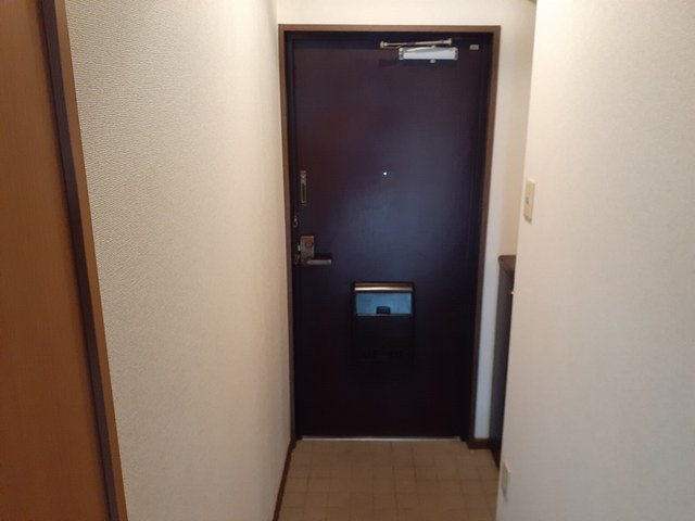 ラ・プランドール 玄関