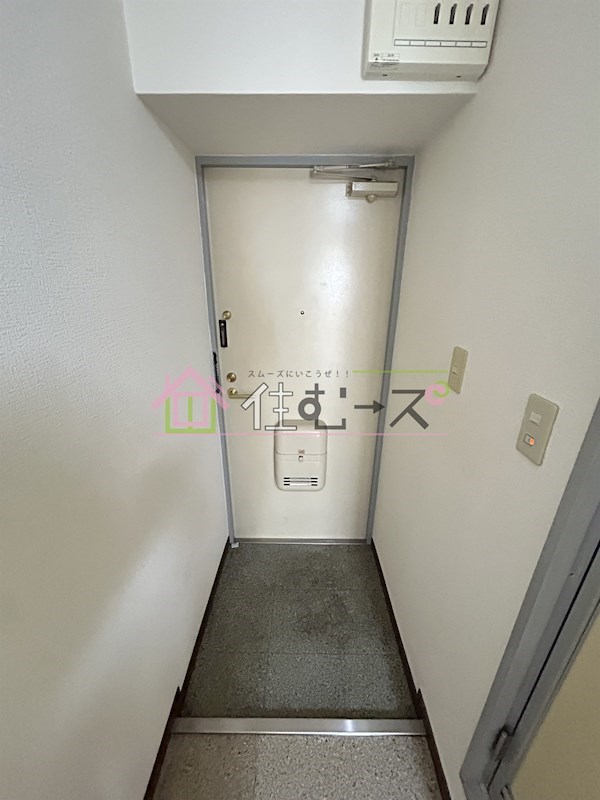 ビルシャナ長居 玄関