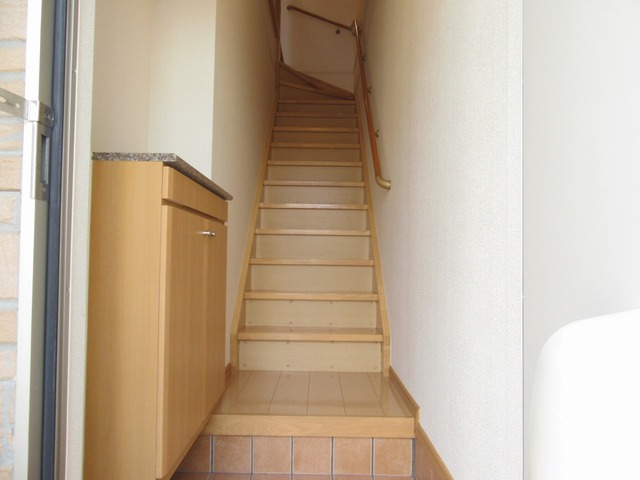 ヴィオラ東多田弐番館 玄関