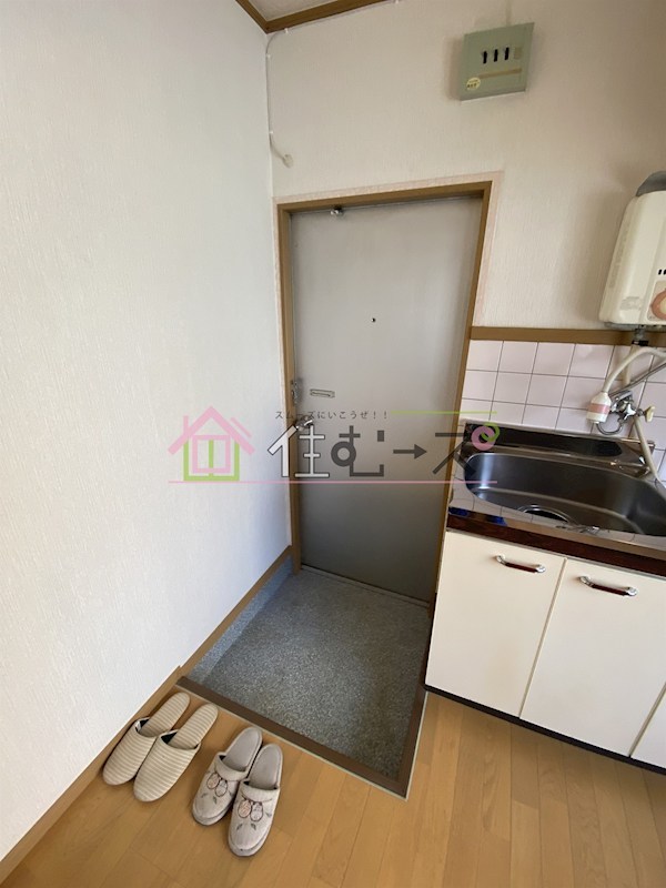 松栄ハイツ 玄関