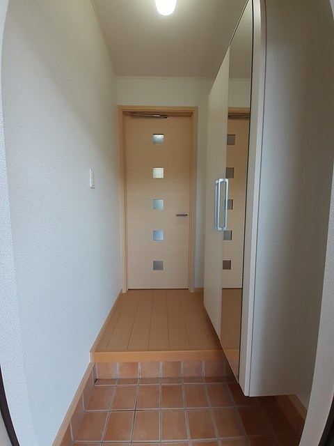 ダンデライオンＢ棟 玄関