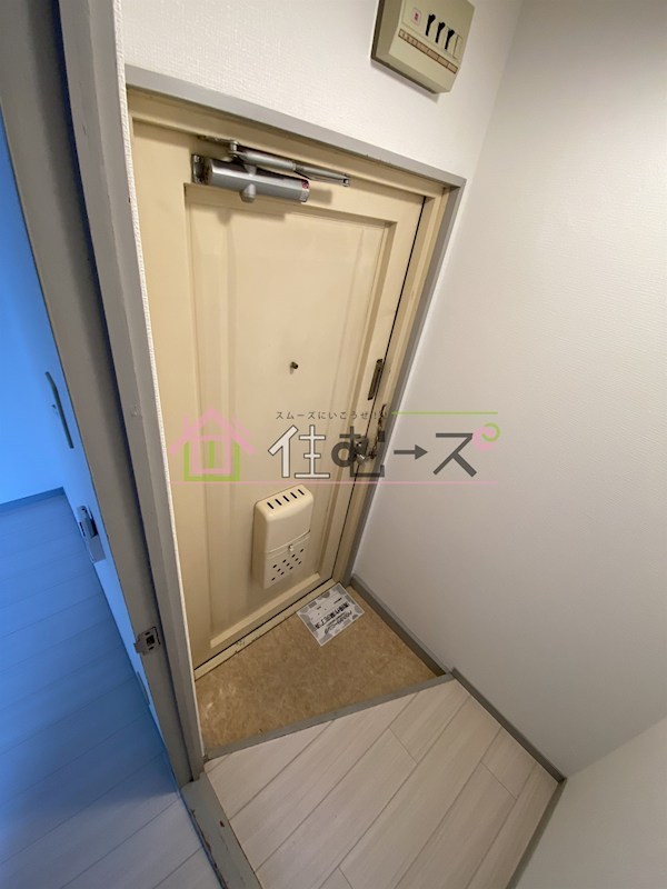 アヴァンス弁天町 玄関