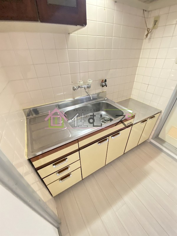 アヴァンス弁天町 キッチン