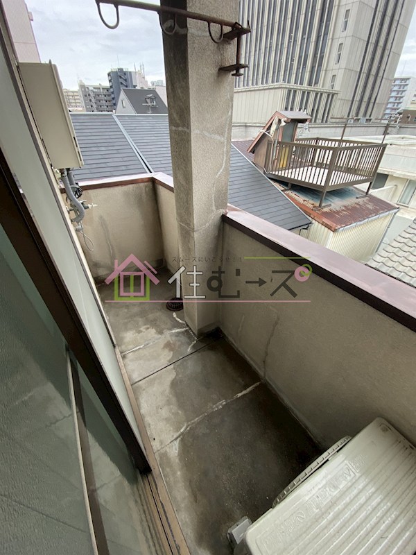 アヴァンス弁天町 ベランダ