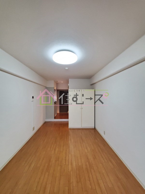 グランドーム国際 リビング