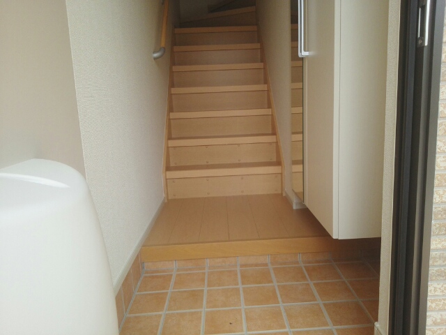エーデル綾園 玄関