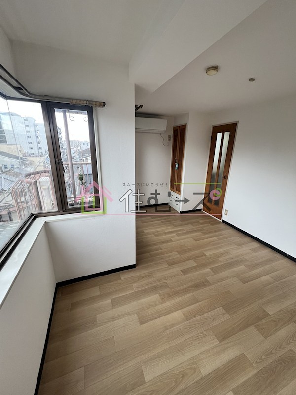 アパートメント新深江 リビング