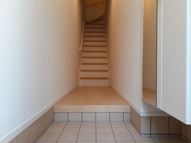 アデッソ　オーヴェスト 玄関