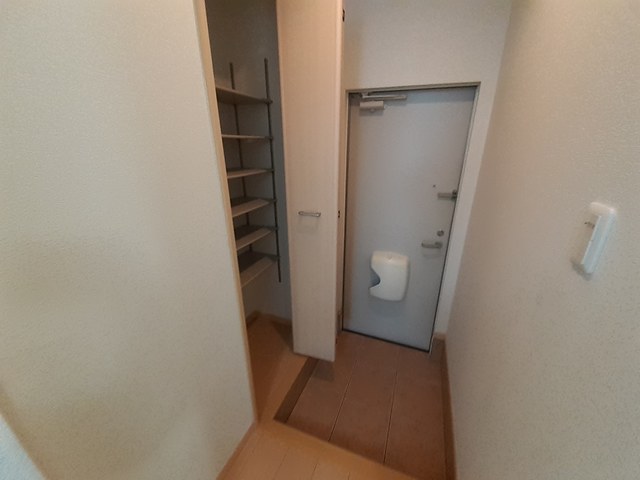 ドゥーエ　コーキ 玄関