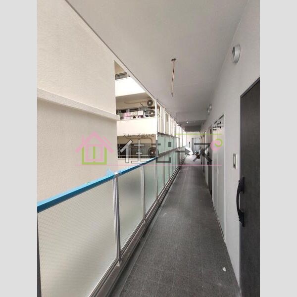 S-RESIDENCE小阪azure 玄関