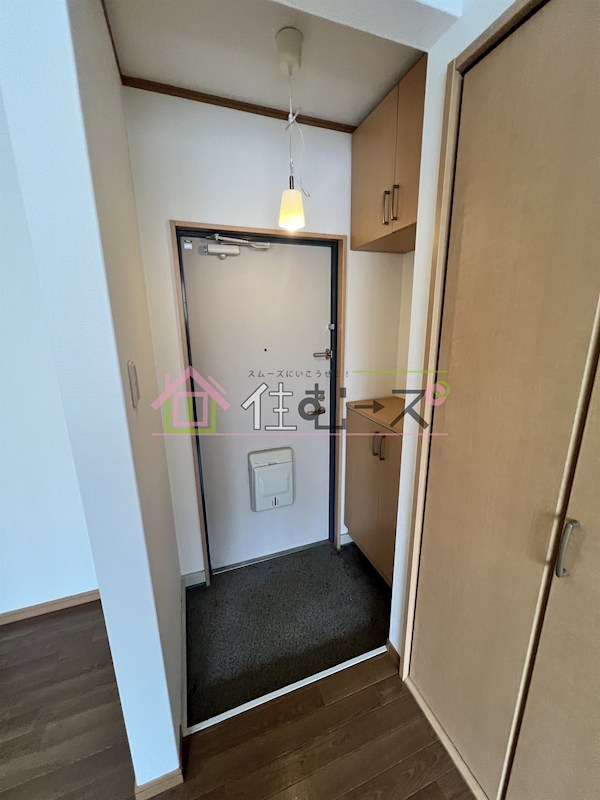 プチヴェルジュ 玄関