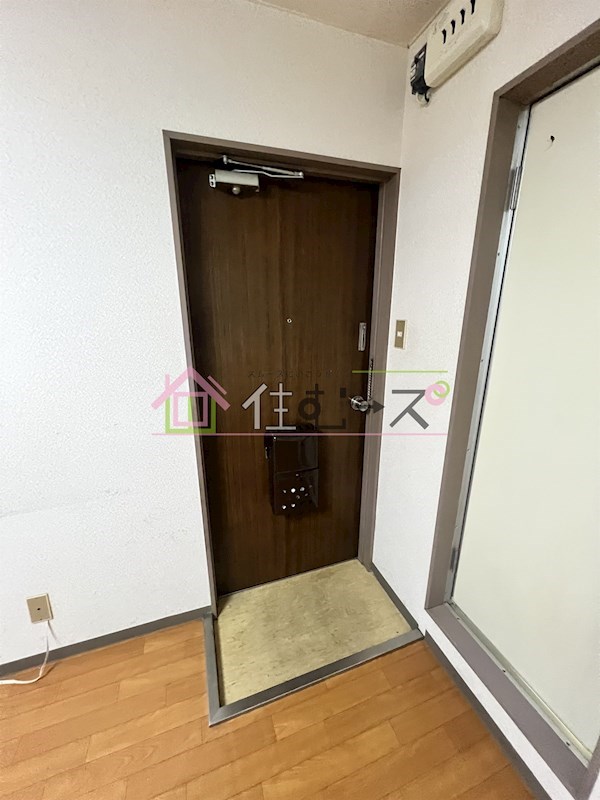 シャトーNT 玄関