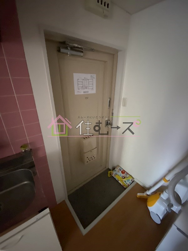 カツタビルディング5号館 玄関