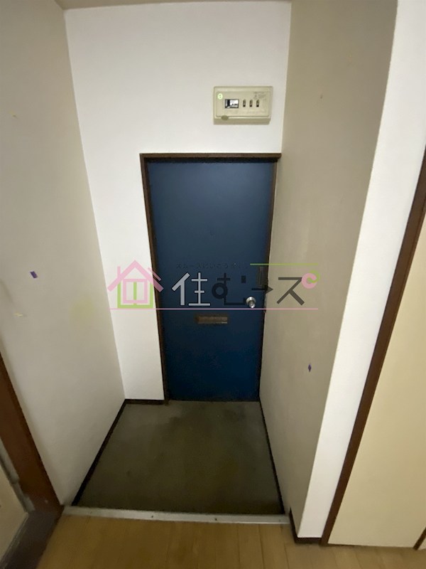 パシフィック玉津 玄関