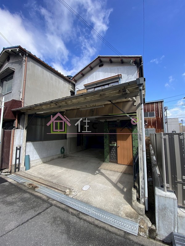 中宮１丁目駐車場付貸家 外観