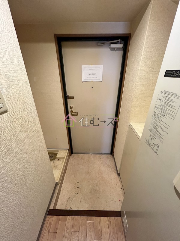 エルシャ南森町 玄関