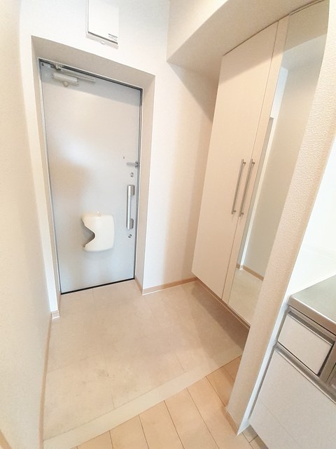 サンプラザ忠岡 玄関