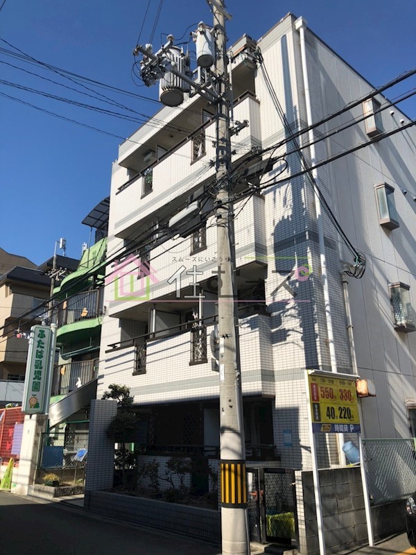 クラウンハイム新高 外観