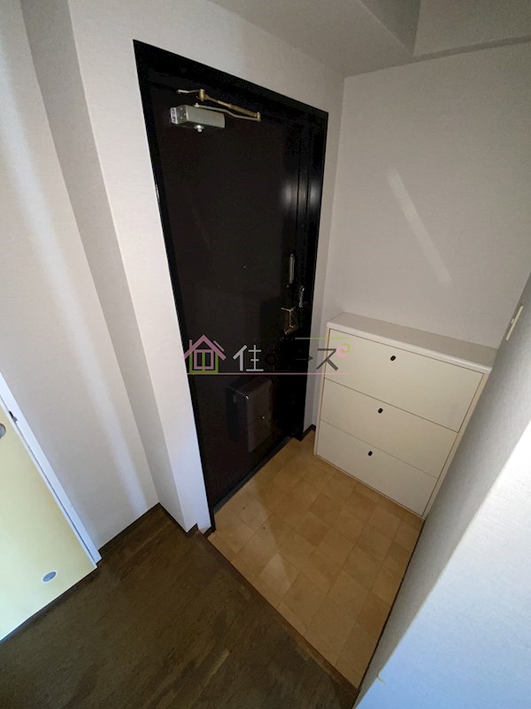 クラウンハイム新高 玄関