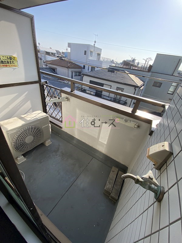 クラウンハイム新高 ベランダ