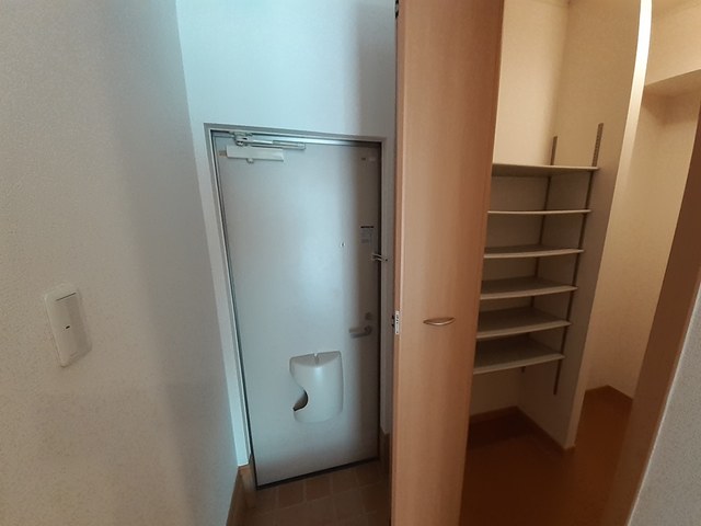 ベルアージュ千山 玄関