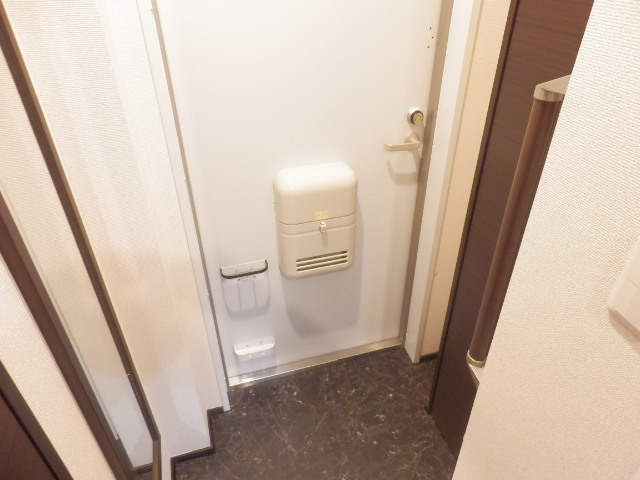 クレイノリンロー 玄関