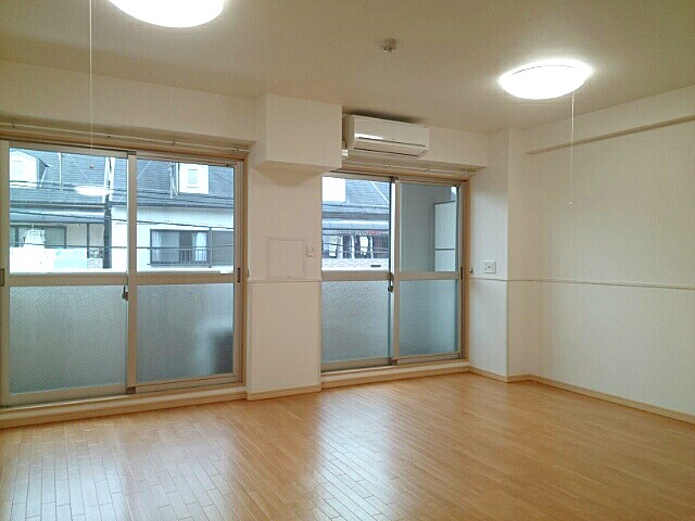 フォンテーヌ　（玉串町西） リビング