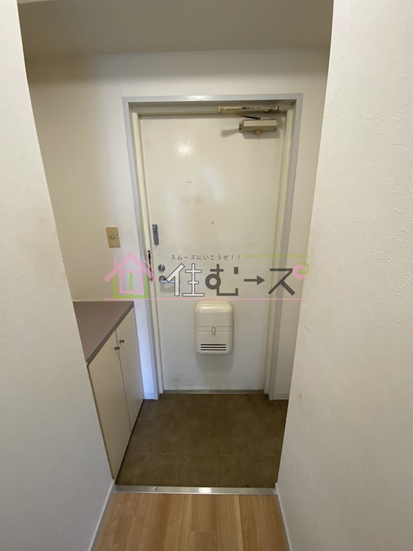 メゾン新今里 玄関