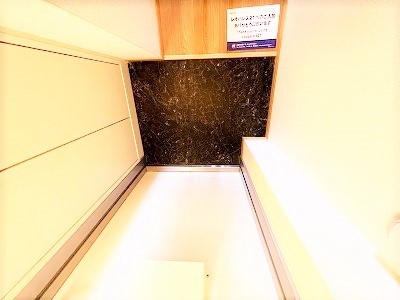 レオパレスデイジーヴィラ 玄関